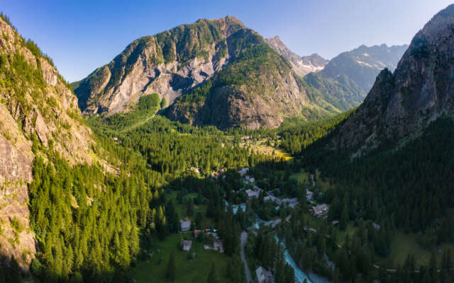 Nederlanders kiezen Alpen en Noord-Duitse kust tegen hitte