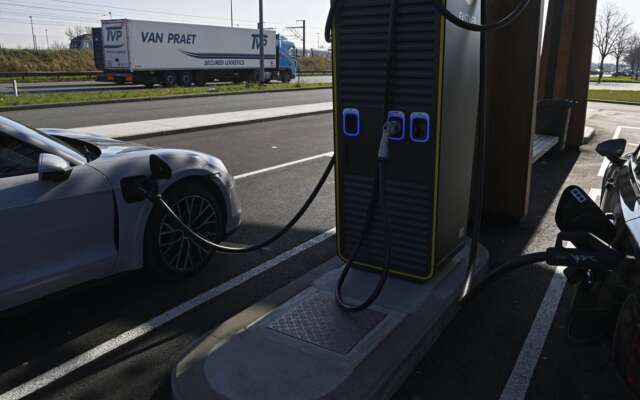 Steeds meer Nederlanders reizen met elektrische auto op vakantie