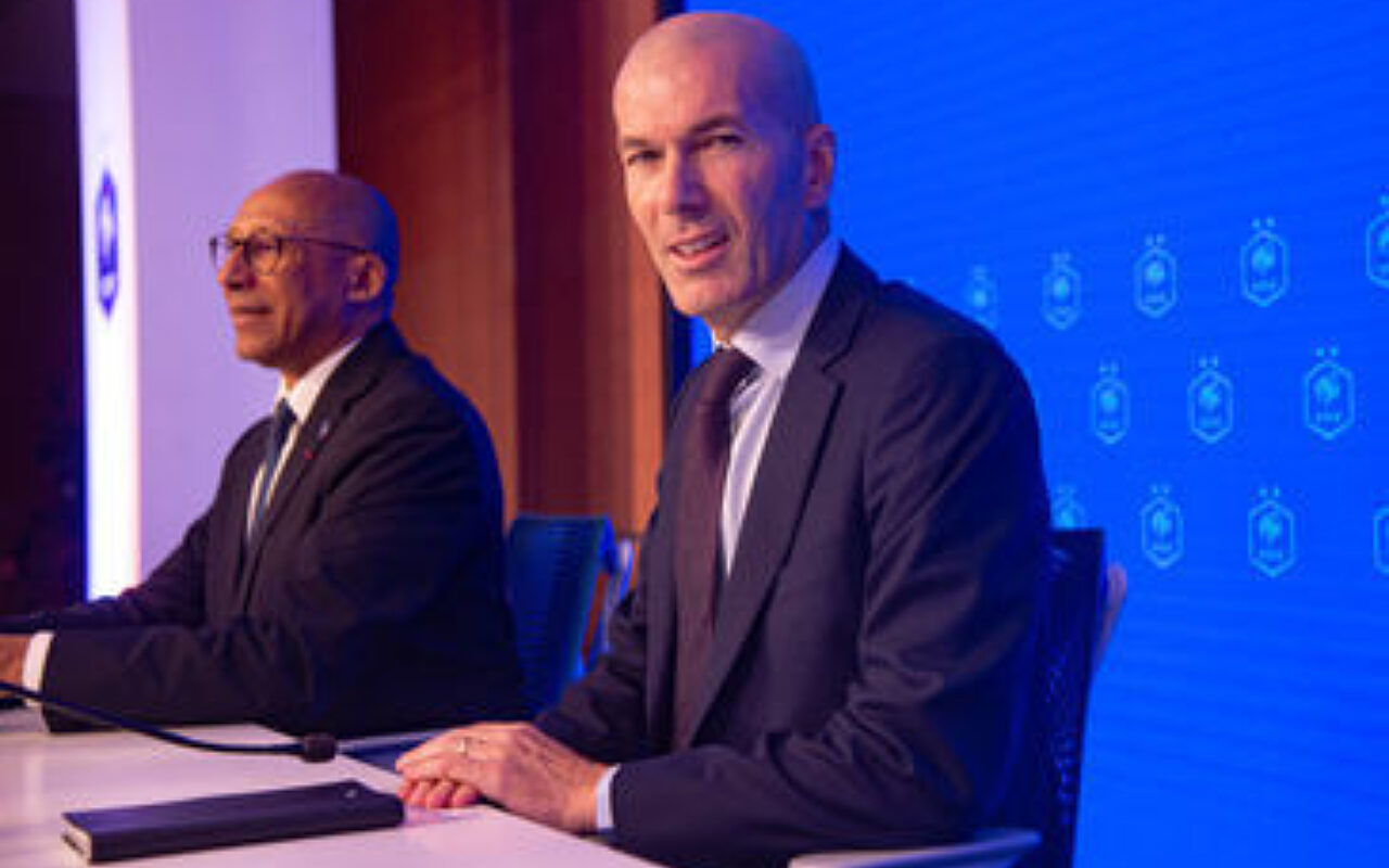 Zinédine Zidane nieuwe bondscoach van Frankrijk gepresenteerd