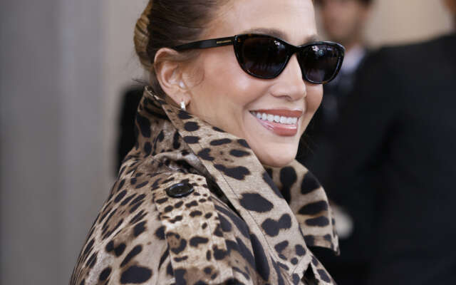 Jennifer Lopez gespot bij Milan Fashion Week SS 2027