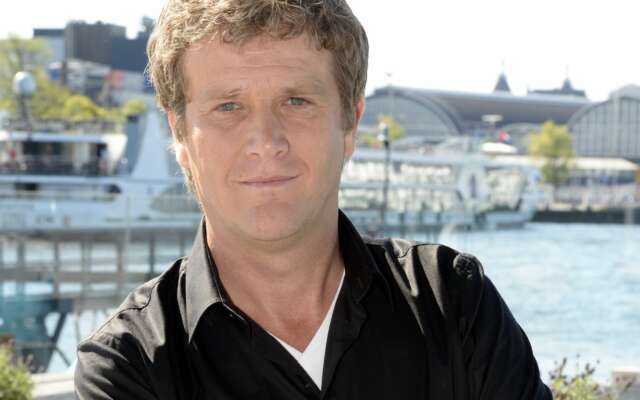 Alberto Stegeman infiltreert bij medbedbeweging in Undercover in Nederland