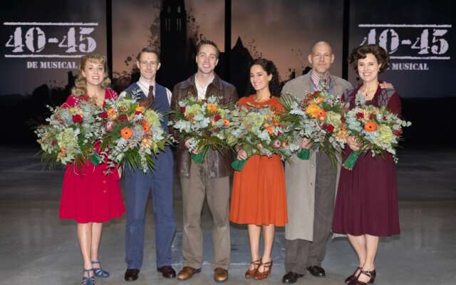Nieuwe cast 40-45 de Musical in première: Susan Visser en René van Kooten als de ouders
