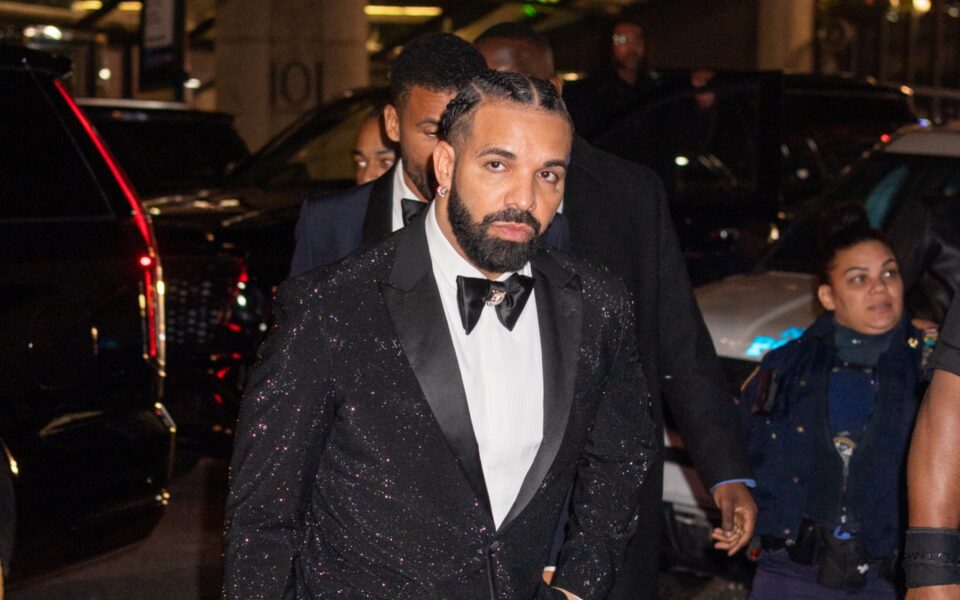 Drake viert 40e verjaardag met twee feesten in New York, Backstreet Boys verrassen hem