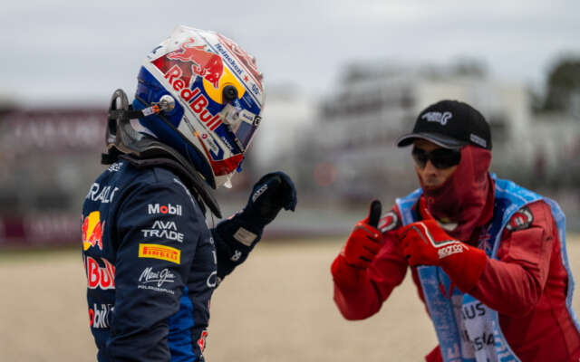 Verstappen crasht hard in kwalificatie GP Australië